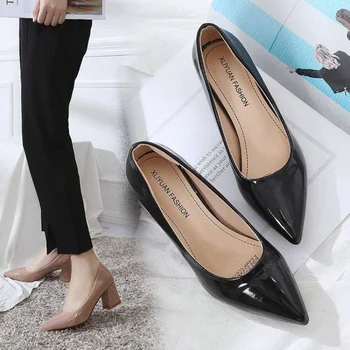 Sapatos para as Mulheres de 2023, com Média de Salto Chunky Senhoras Calçados de Verão do Bloco de Calcanhar Office Pontiagudo Dedo do pé-de-Rosa Frete Grátis 39 Elegante